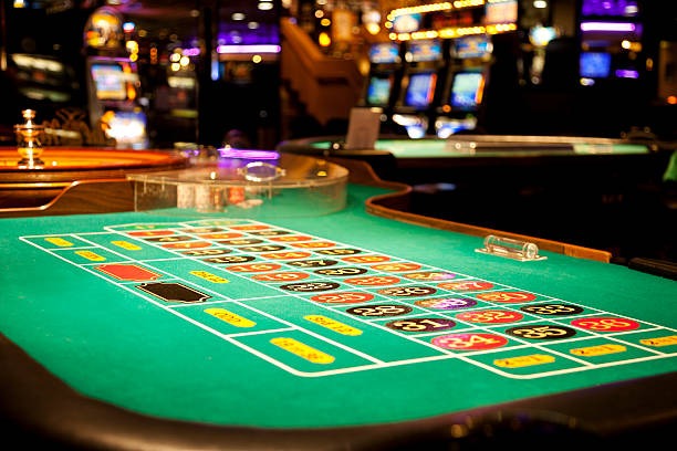 Dragon Tiger, roulette, and Sic Bo tables available immediately Dragon Tiger live game interface on lunatoto alternatif